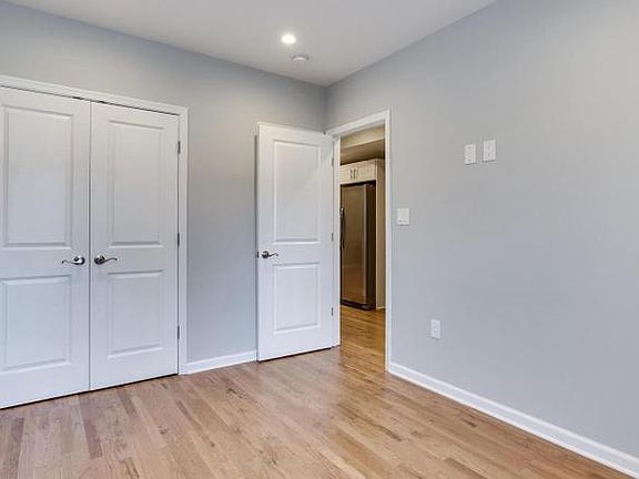 3rd image of 1405 Staples St NE APT 1