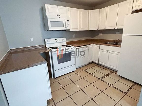 3rd image of 1726 Clemson Dr APT 103