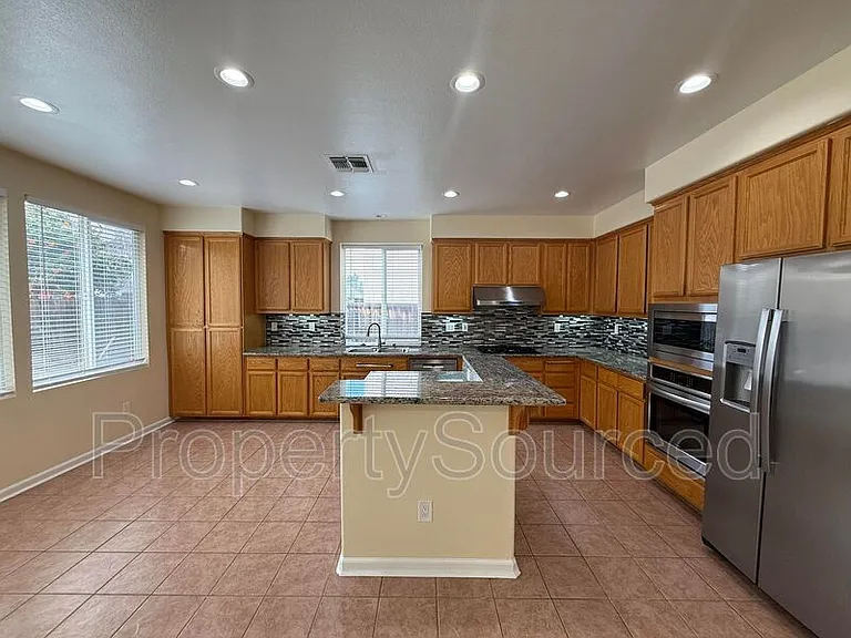 1830 Persimmon Way — Photo 10