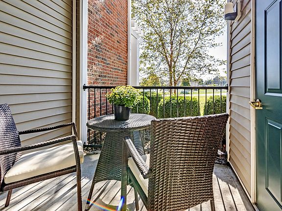 5th image of 3900 Armstrong Ct #3908-03