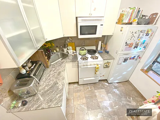 Rented by ZealEstate Group Inc | media 22