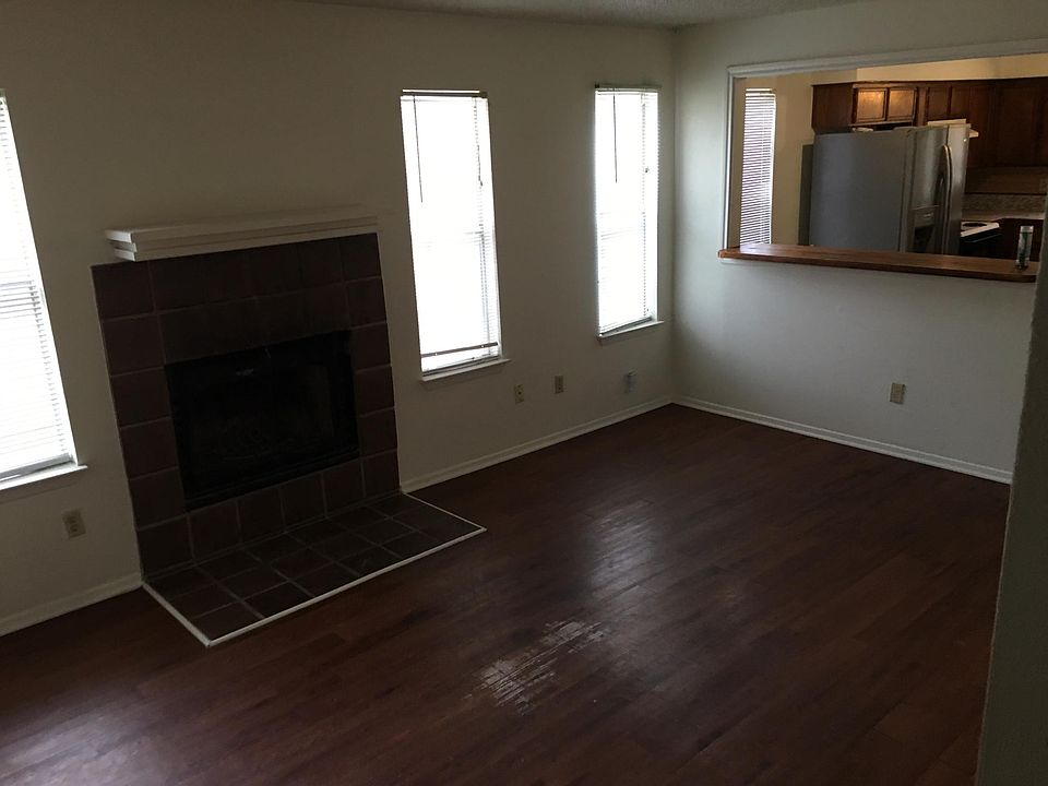 livingroom, entry room