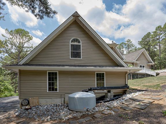 3rd image of 30 Sandstone Ln