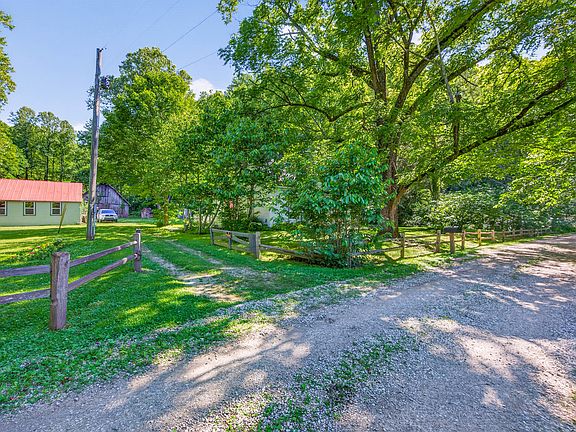 5th image of 1021 Combs Rd