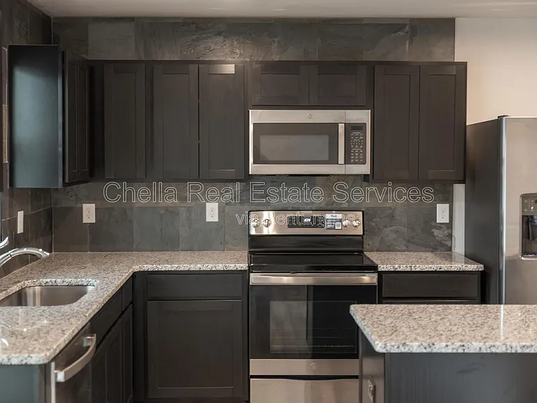 2935 Winterberry Dr — Photo 9