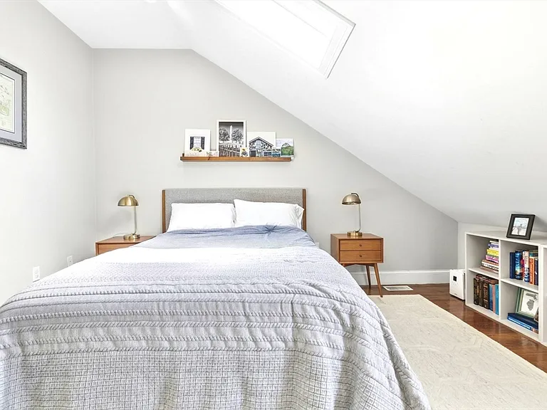 77 Green St #2 — Photo 10