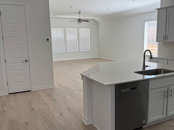 5th image of 2116 Magnolia Hill Dr