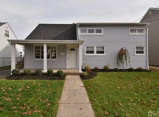 40 Arthur Ave, Carteret, NJ 07008