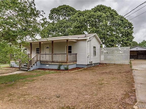 2nd image of 15946 Paradise Ln