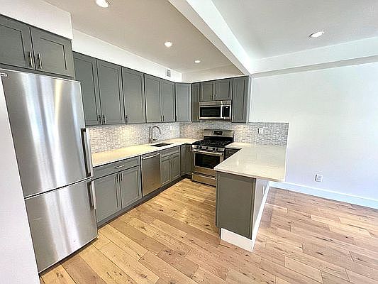 1st image of 361 E 50th St #4P