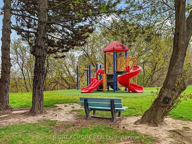 6 Humberline Dr #323 — Photo 44
