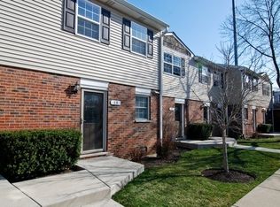 525 W Washington Ave APT 13, Lake Bluff, IL 60044