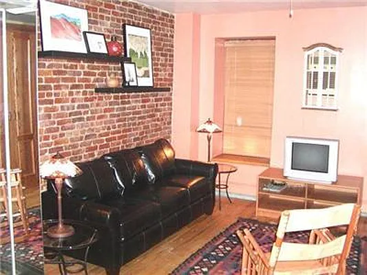 Rented by Sir Realty | media 45