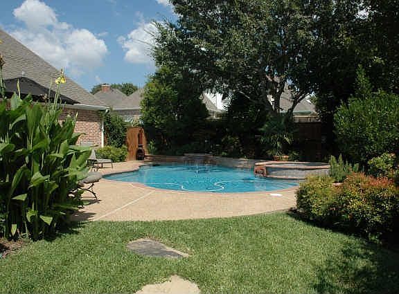 2nd image of 602 Laredo Cir