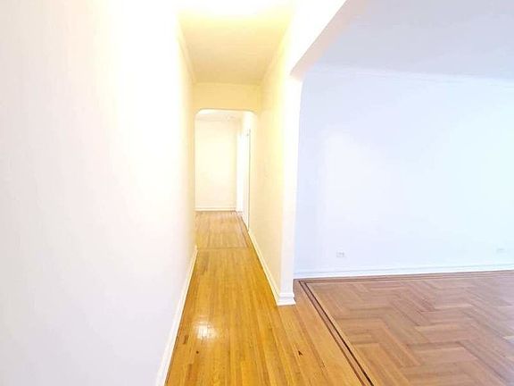 3rd image of 181 Hawthorne St APT 6J