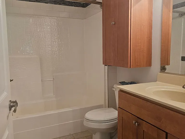 1068 Sharon Dr — Photo 21