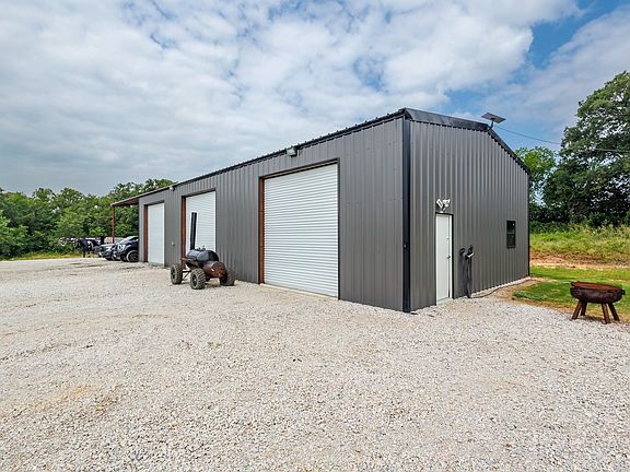 2nd image of 3105 Highway 2861