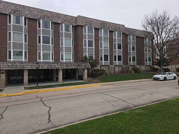 2nd image of 400 Thames Pkwy