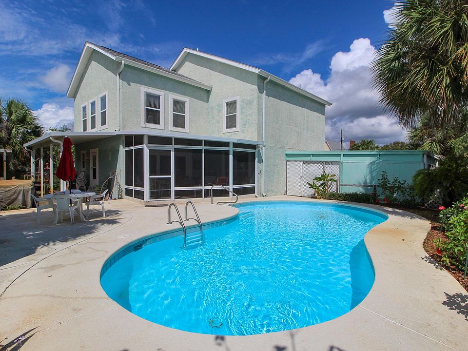 1st image of 831 Tarpon Dr