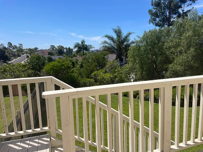 2415 Levante St — Photo 20