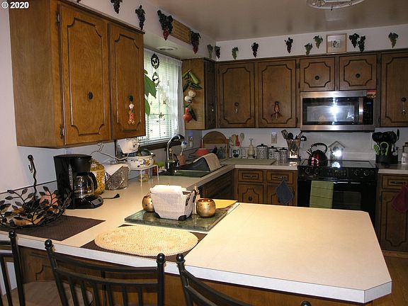 3rd image of 7118 NE 55th Ave