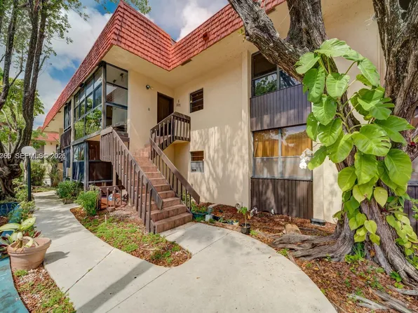 780 NE 199th St APT 206E, North Miami Beach, FL 33179