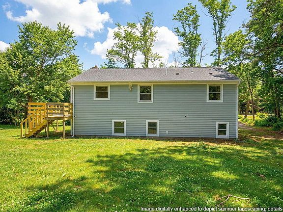 4th image of 585 Old Falmouth Road