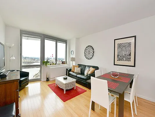 Rented by Cooper & Cooper Real Estate | media 15