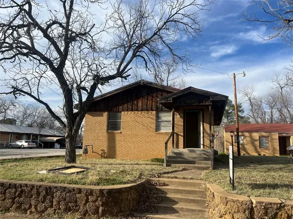 1411 4th St, Graham, TX 76450