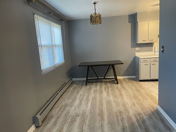 5th image of 5445 N California Ave APT 3C