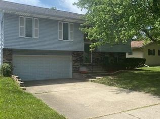 3593 Dove Dr, Decatur, IL 62526