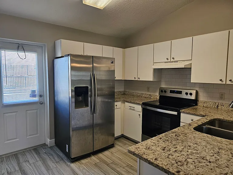 602 S Grand Hwy — Photo 24