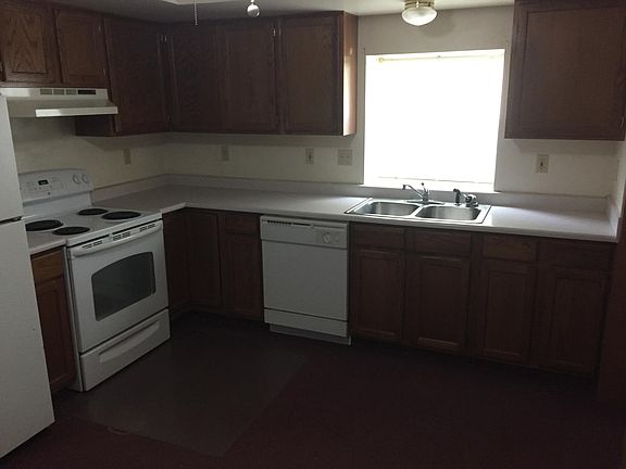 5th image of 290 Decatur St
