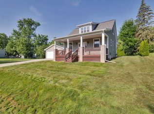 1080 Oregon Blvd, Waterford, MI 48327