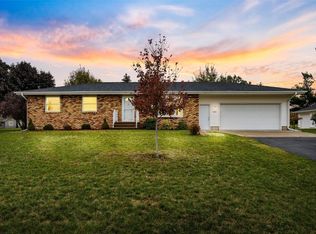 5810 Shiloh Ln, Cedar Rapids, IA 52411