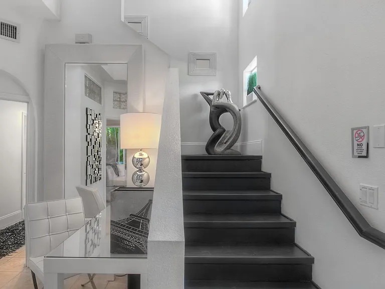 Resort Ln — Photo 18