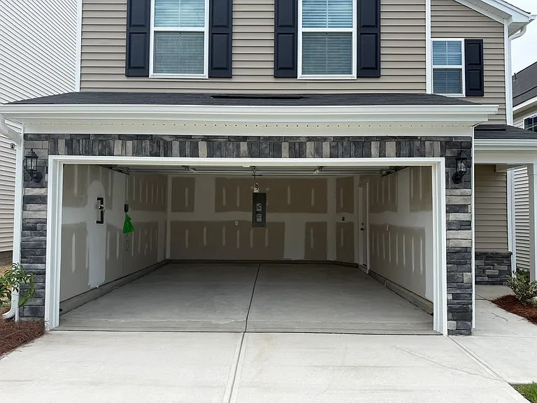 221 Roof St — Photo 15