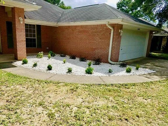 2nd image of 6043 Mayberry Ln