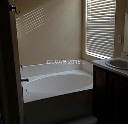 5th image of 1008 Mackenzie River Ave