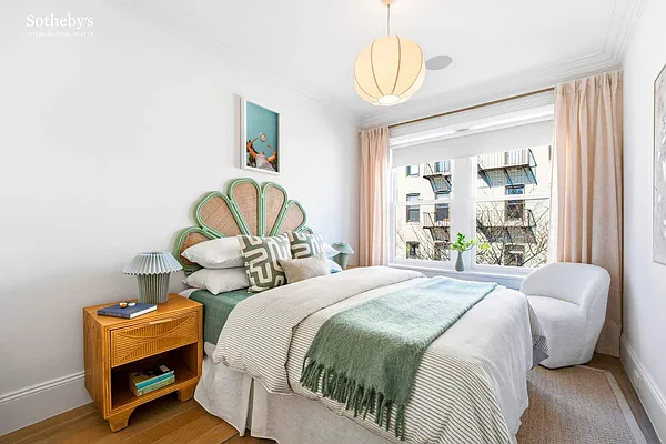Sold by Sotheby's International Realty | media 29