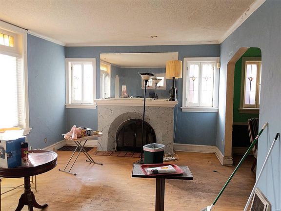3rd image of 3939 Fairview Ave
