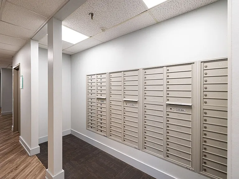 EMR Apartments — Photo 21