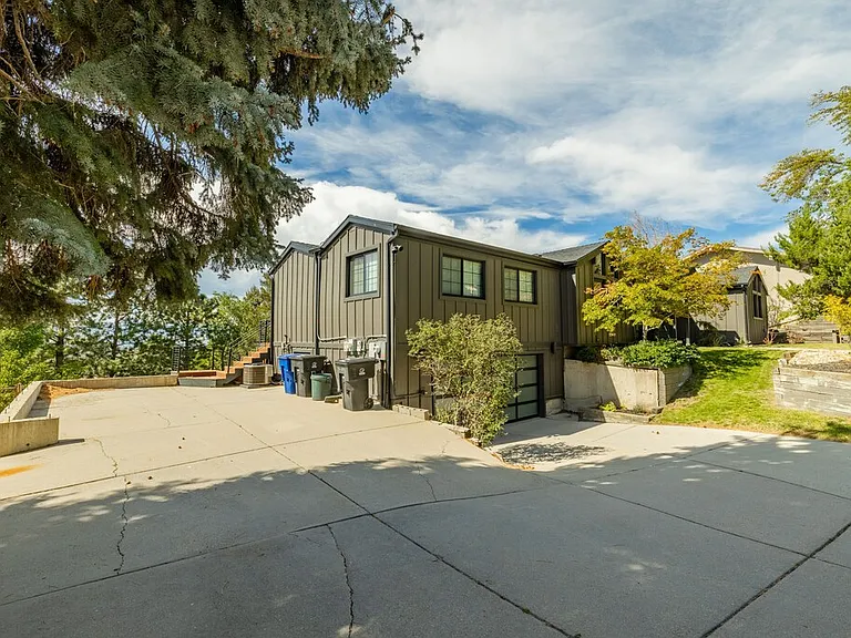 8784 S Russell Park Rd — Photo 72
