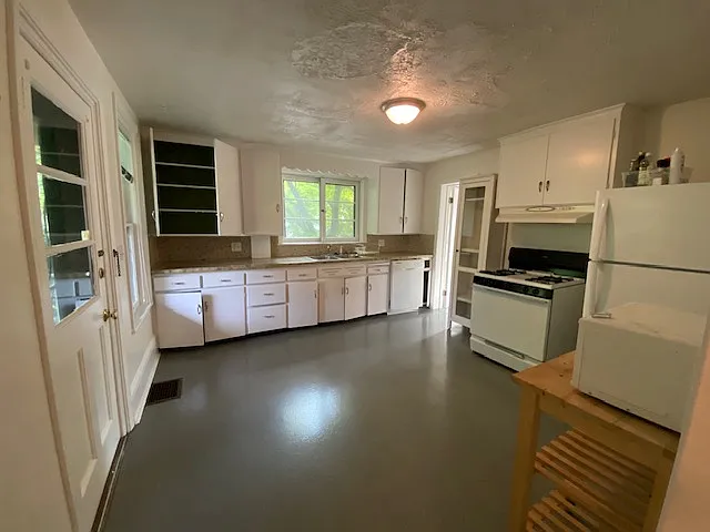 615 W Huron St #3 — Photo 5