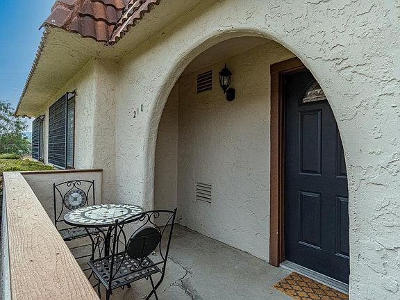 5th image of 210 Villa Pacheco Ct
