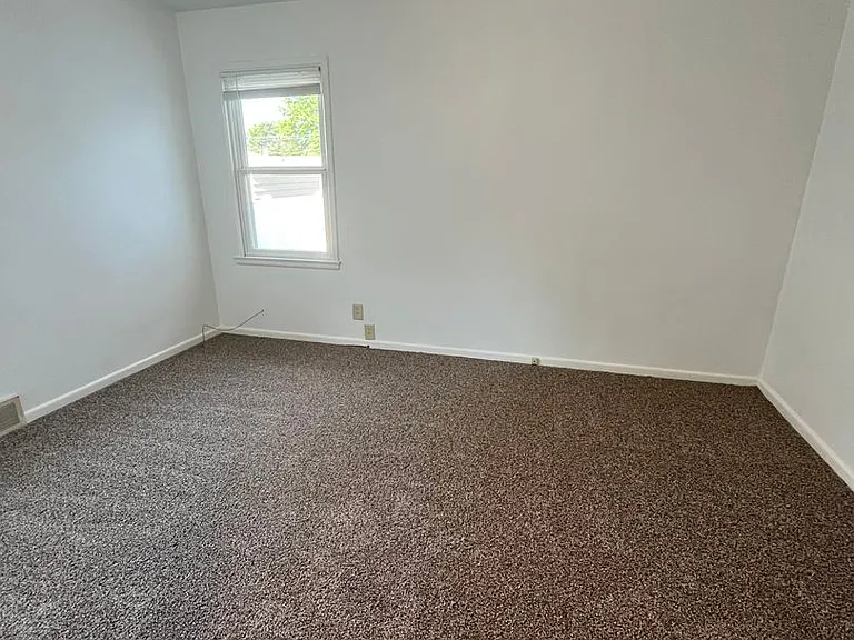 1411 S Willow Ave — Photo 9