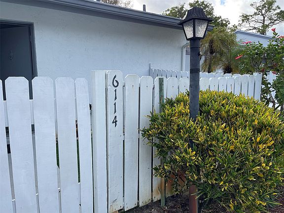 4th image of 6114 Woodlake Boulevard #6114