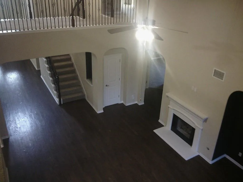 5 bed, 4.5 bath, 4712 sqft, $2,850 — Photo 4