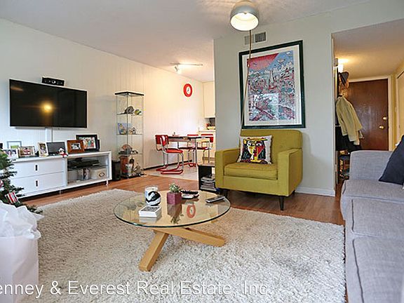 3rd image of 2 Circle Dr APT G