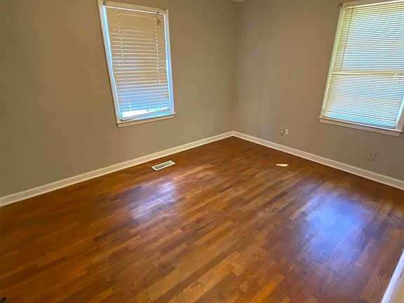 2nd image of 222 Horn Cir